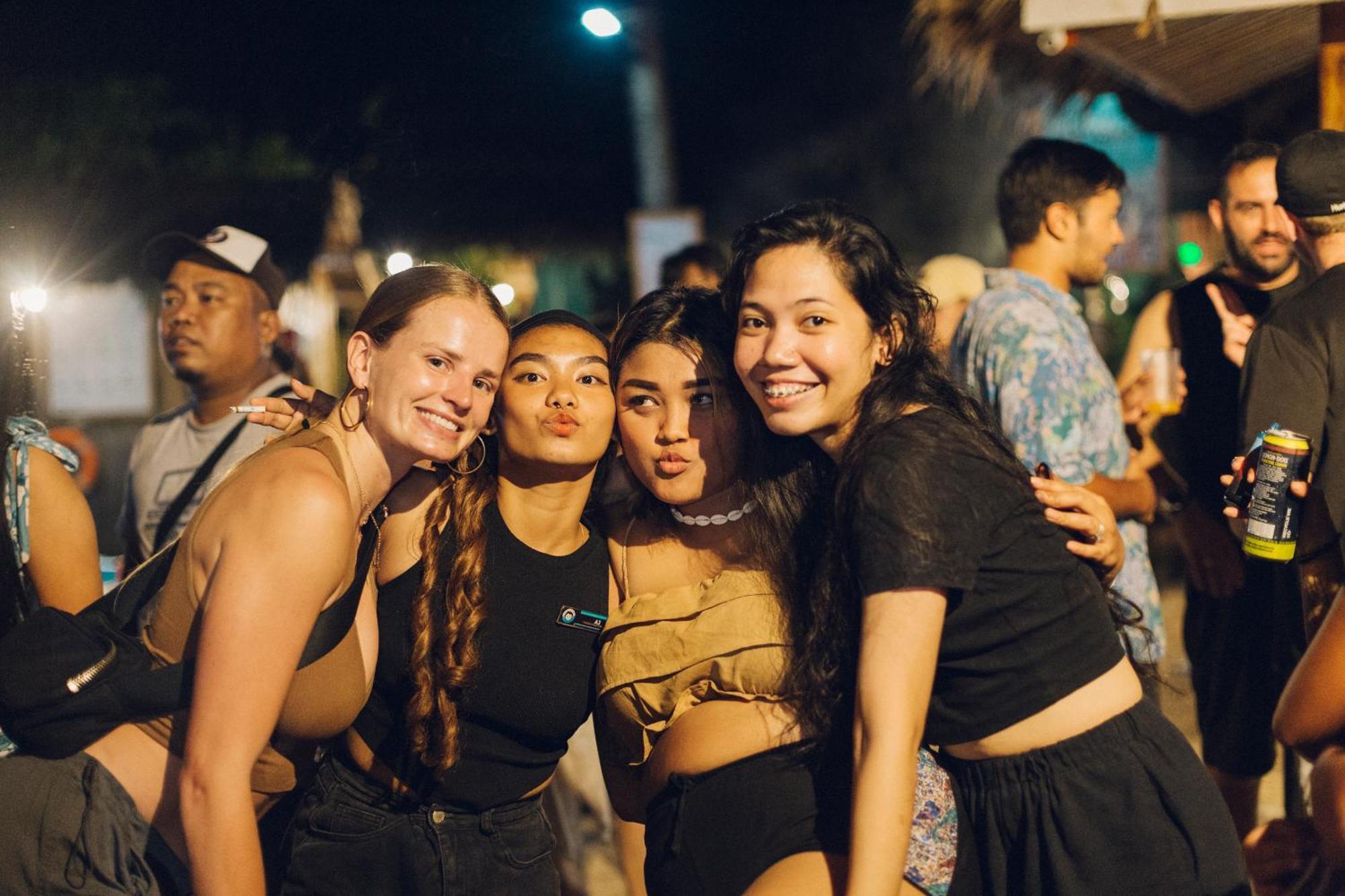 Mad Monkey Hostel Siargao (Adults Only) General Luna  Esterno foto