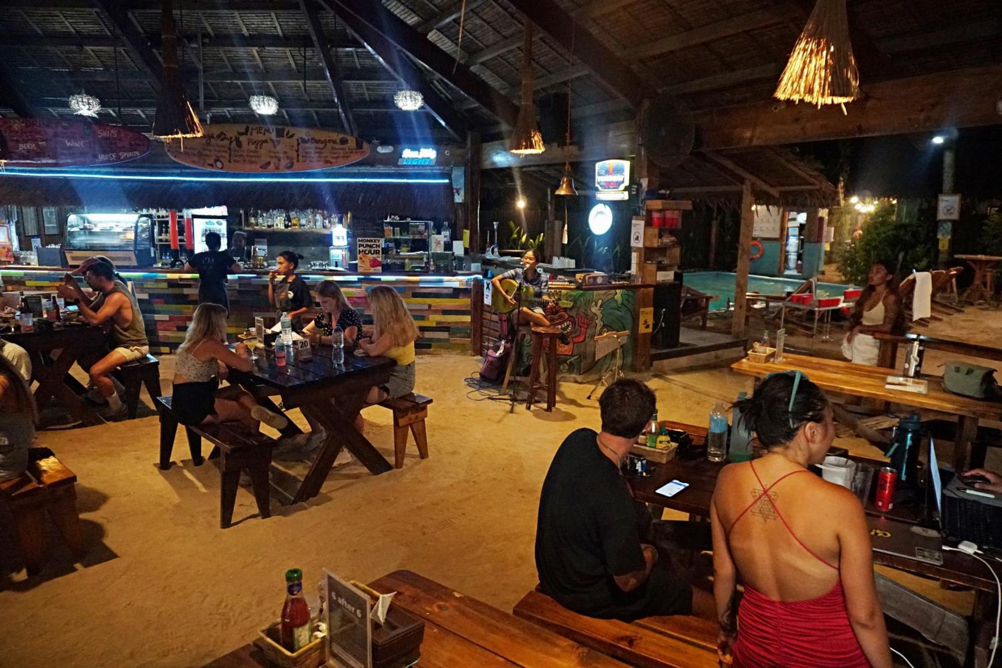 Mad Monkey Hostel Siargao (Adults Only) General Luna  Esterno foto